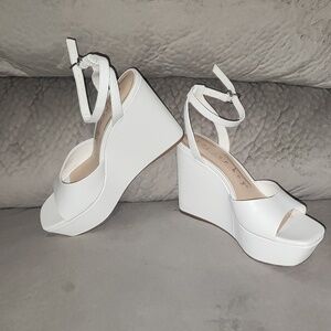 Copper Key White Wedges